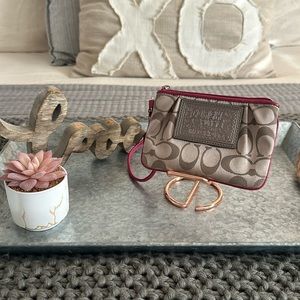 EUC Coach Poppy Wristlet